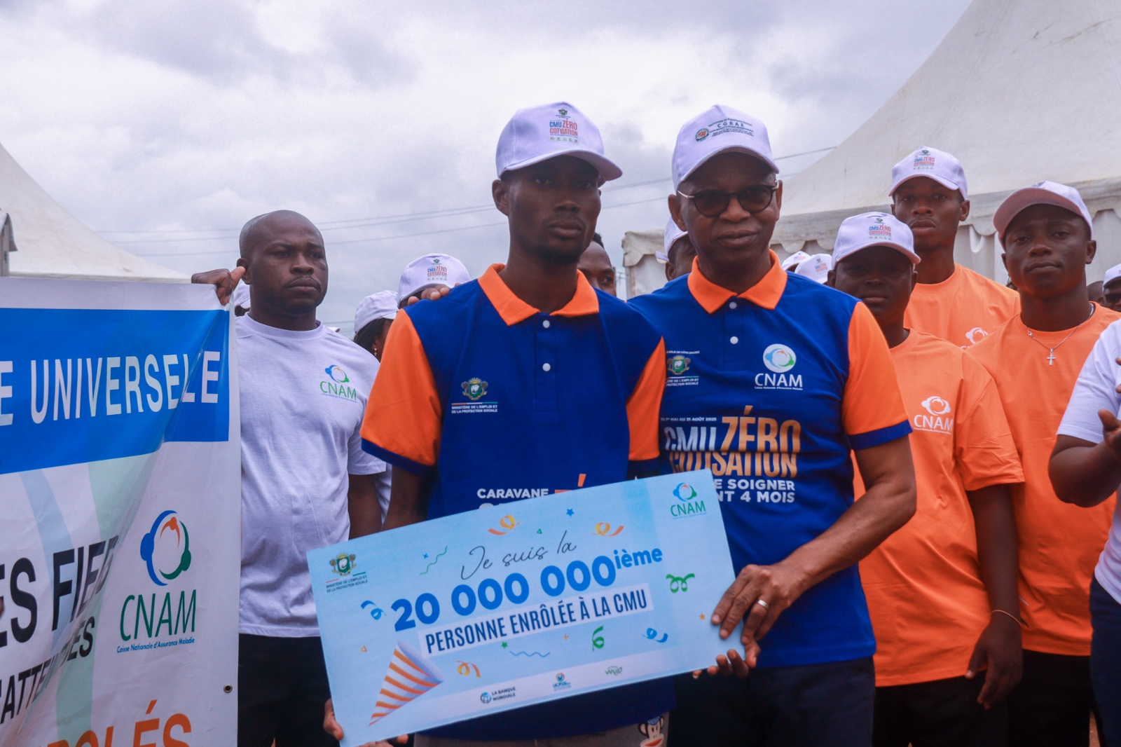 Kongoza Konan Bédié Ange, le 20 000 000ème enrôlé à la CMU, célébré à Bouaké